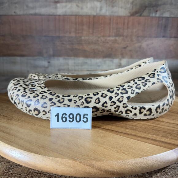Crocs Kadee Shoes Womens 9 Cream Brown Cheetah Animal Print Ballet Flats Slip On - Picture 1 of 8